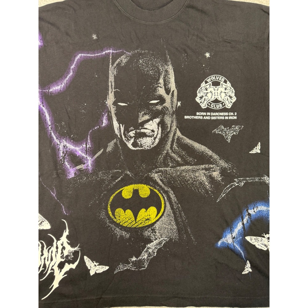 Darc Sport Batman Born In Darkness Ch 2 Wolves Club Graphic T-Shirt Black Medium